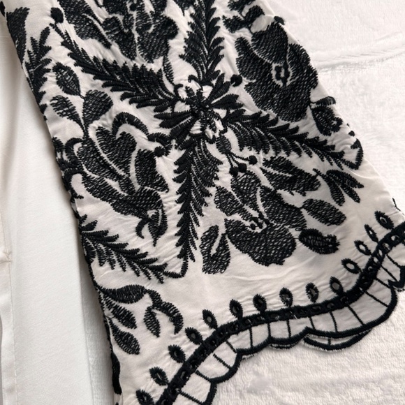 Black and white embroidered sleeves Tunic Blouse - Picture 6 of 11